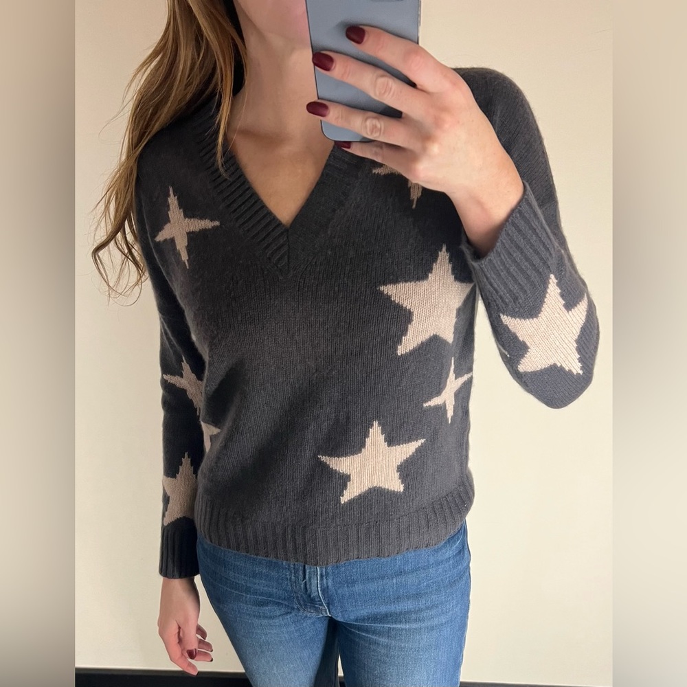 360Cashmere v-neck purple and light pink started sweater